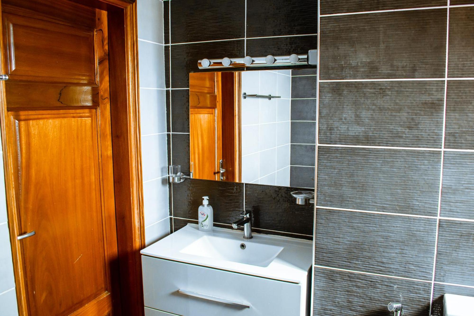 Apartamento Le First Concept Dakar Exterior foto